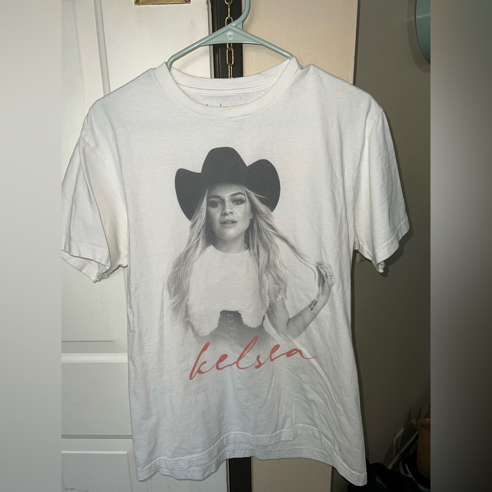Kelsea Ballerini Graphic T-Shirt